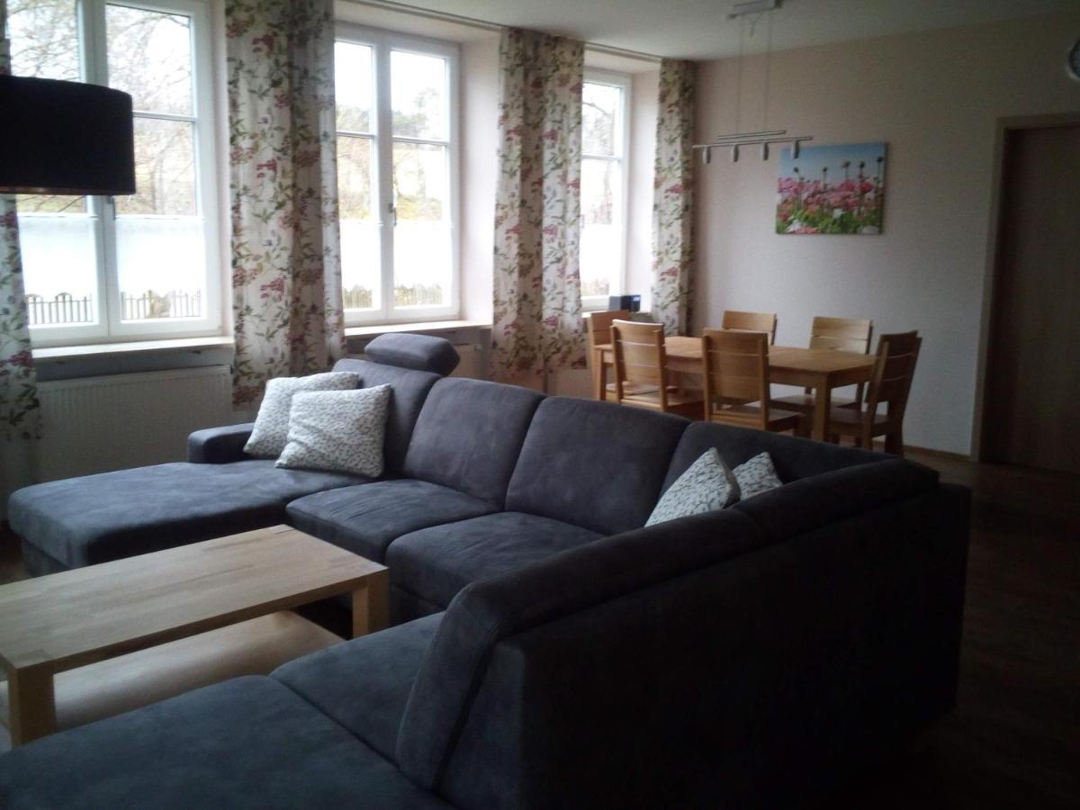 Ferienwohnung Kopold "Im Alten Schulhaus" Pottmes Екстер'єр фото