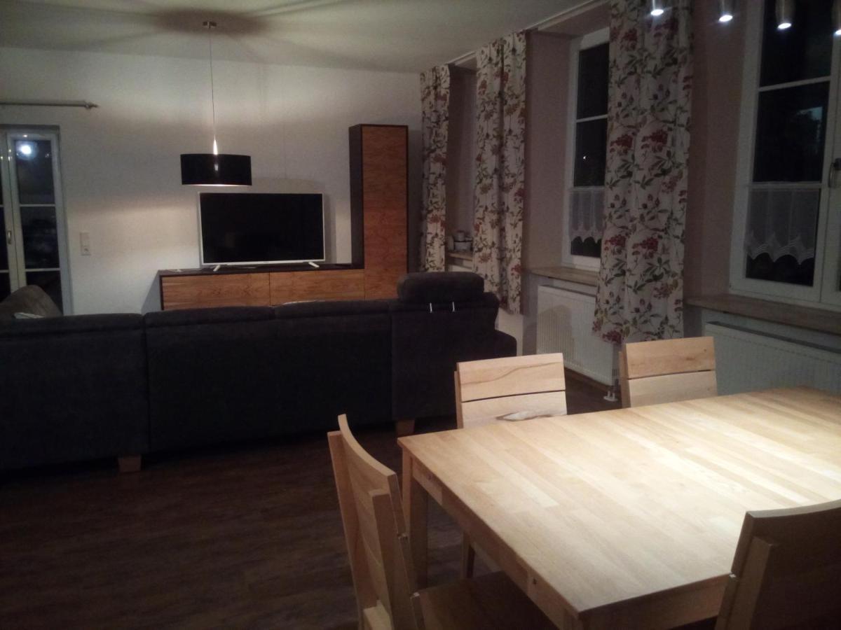 Ferienwohnung Kopold "Im Alten Schulhaus" Pottmes Екстер'єр фото